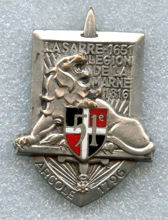 Insigne du 51°Régiment d' Infanterie .Créé en 1651 son Drapeau est décoré de la Légion d' Honneur au MEXIQUE en 1863 Il a mérité la fourragère Médaille Militaire au titre de la Grande Guerre .Le Lion de BELFORT a survècu un temps aux dissolutions de l' après 1962 Insigne du 51°Régiment d' Infanterie .Créé en 1651 son Drapeau est décoré de la Légion d' Honneur au MEXIQUE en 1863 Il a mérité la fourragère Médaille Militaire au titre de la Grande Guerre .Le Lion de BELFORT a survècu un temps aux dissolutions de l' après 1962