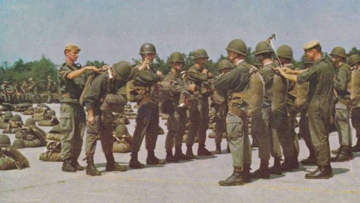 Vérifications des équipements à l'ETAP, années 1963 ou 64 