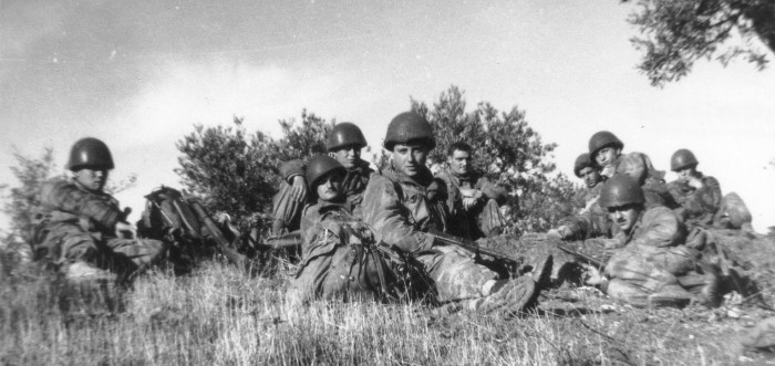" 8 septembre 1958 la 4 section de la 1° Compagnie à BORDJ BOU ARRERIDJ "