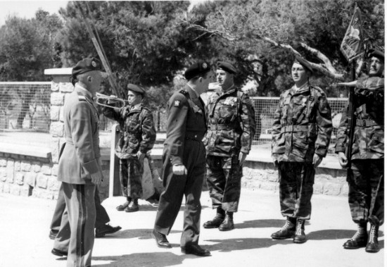 et par le Général GILLES avec un bon plan sur le Fanion qui a mystèrieusement disparu et par le Général GILLES avec un bon plan sur le Fanion qui a mystèrieusement disparu