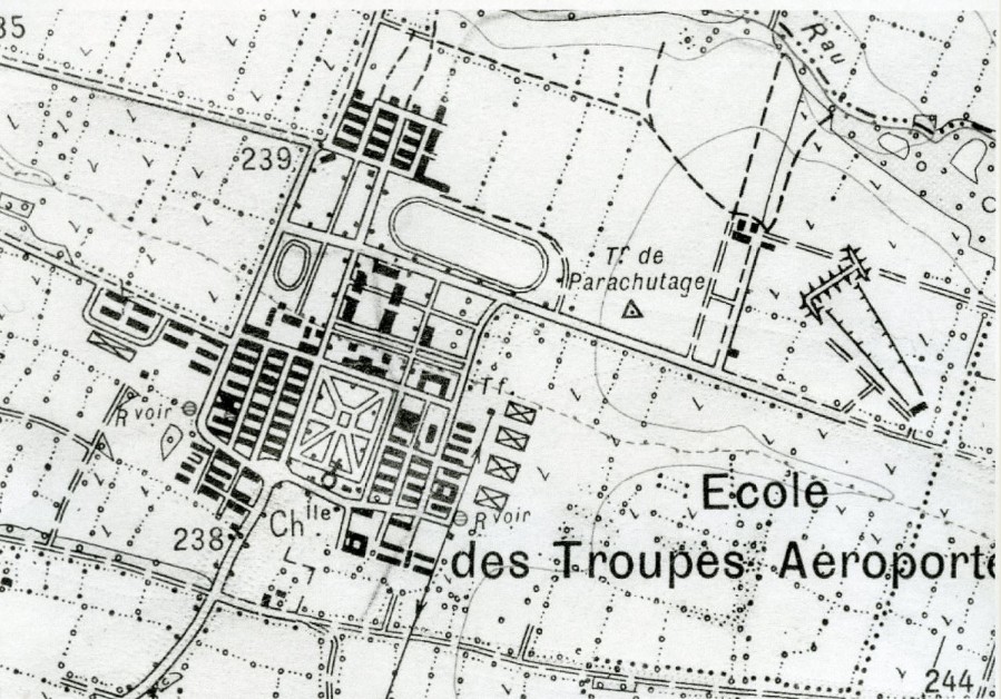 carte d' E.M. au 1/25 000 Le CAMP d' IDRON à l' époque du C.E.T.A.P.et C.I. 18°RCP 