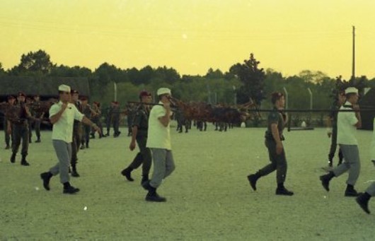 Les pros dans leur tenue blanche de cuisinier ouvrent la marche Les pros dans leur tenue blanche de cuisinier ouvrent la marche