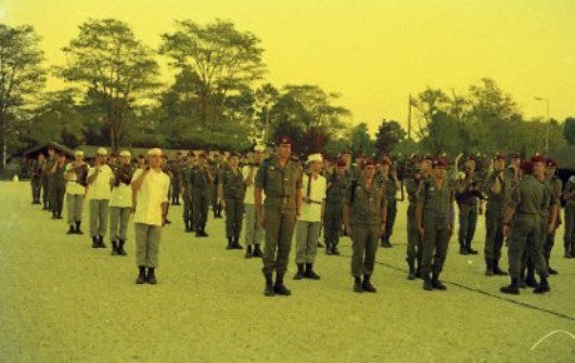 Vue d' ensemble des compagnies prêtes à être départagées par le chef de corps Vue d' ensemble des compagnies prêtes à être départagées par le chef de corps